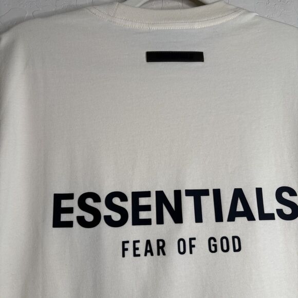 Fear Of God Essentials Back Logo T-Shirt - Picture 6 of 6